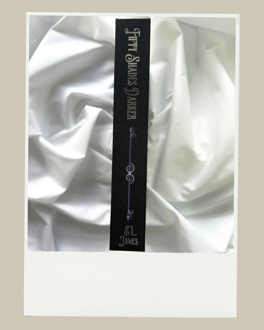 Fifty Shades Darker - E. L. James